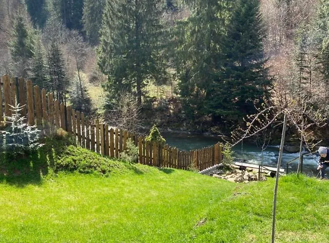 котеджi у бажанiв Apartment *