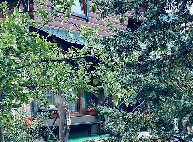 котеджi у бажанiв * Tatariv